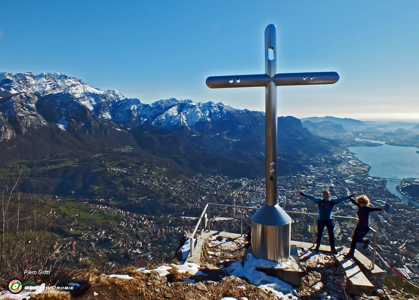 47 Il nuovo Crocione del Monte San Martino (1025 m).JPG